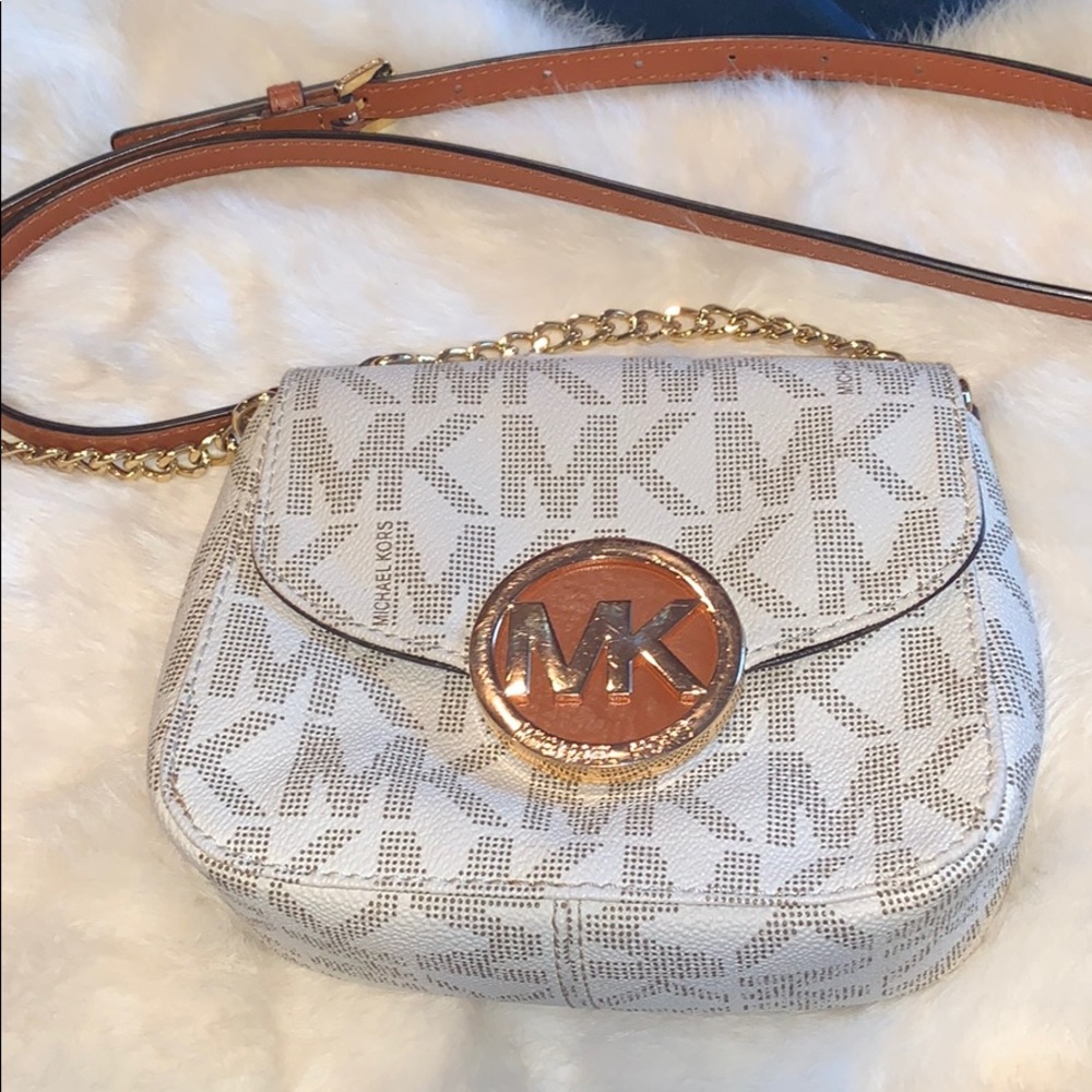 Micheal Kors mini cross body bag